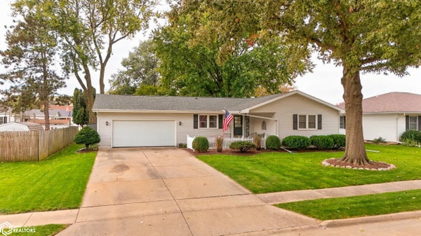 2905 LAWN AVE, BURLINGTON, IA 52601 - Image c2d3ce79c600275624bbc1943d99f3e3/4211672231