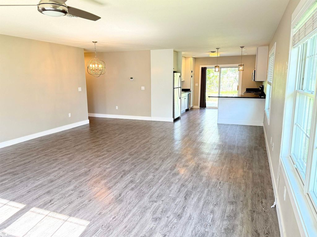Photo of 614 N Lincoln #101, Mount Pleasant, IA 52641 (MLS # 6337142)