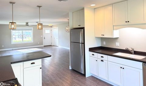 Tiny photo for 614 N Lincoln #101, Mount Pleasant, IA 52641 (MLS # 6337142)