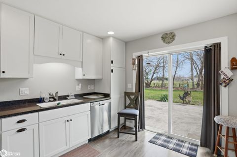 Tiny photo for 614 N Lincoln #101, Mount Pleasant, IA 52641 (MLS # 6337142)