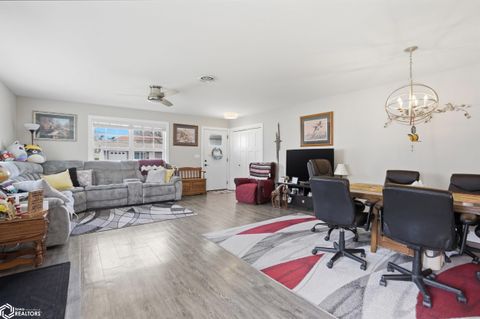 Tiny photo for 614 N Lincoln #101, Mount Pleasant, IA 52641 (MLS # 6337142)