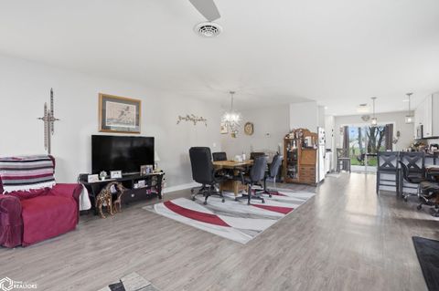 Tiny photo for 614 N Lincoln #101, Mount Pleasant, IA 52641 (MLS # 6337142)