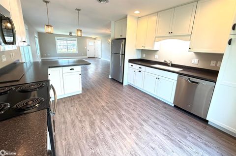 Tiny photo for 614 N Lincoln #101, Mount Pleasant, IA 52641 (MLS # 6337142)