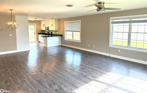 Tiny photo for 614 N Lincoln #101, Mount Pleasant, IA 52641 (MLS # 6337142)