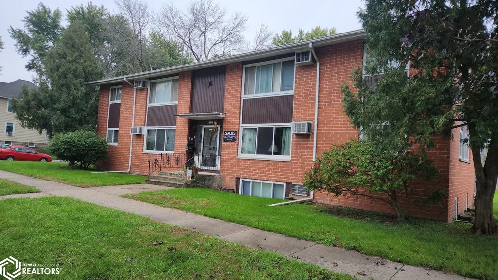 Photo of 407 5th Street NW, Mason City, IA 50401 (MLS # 6343460)