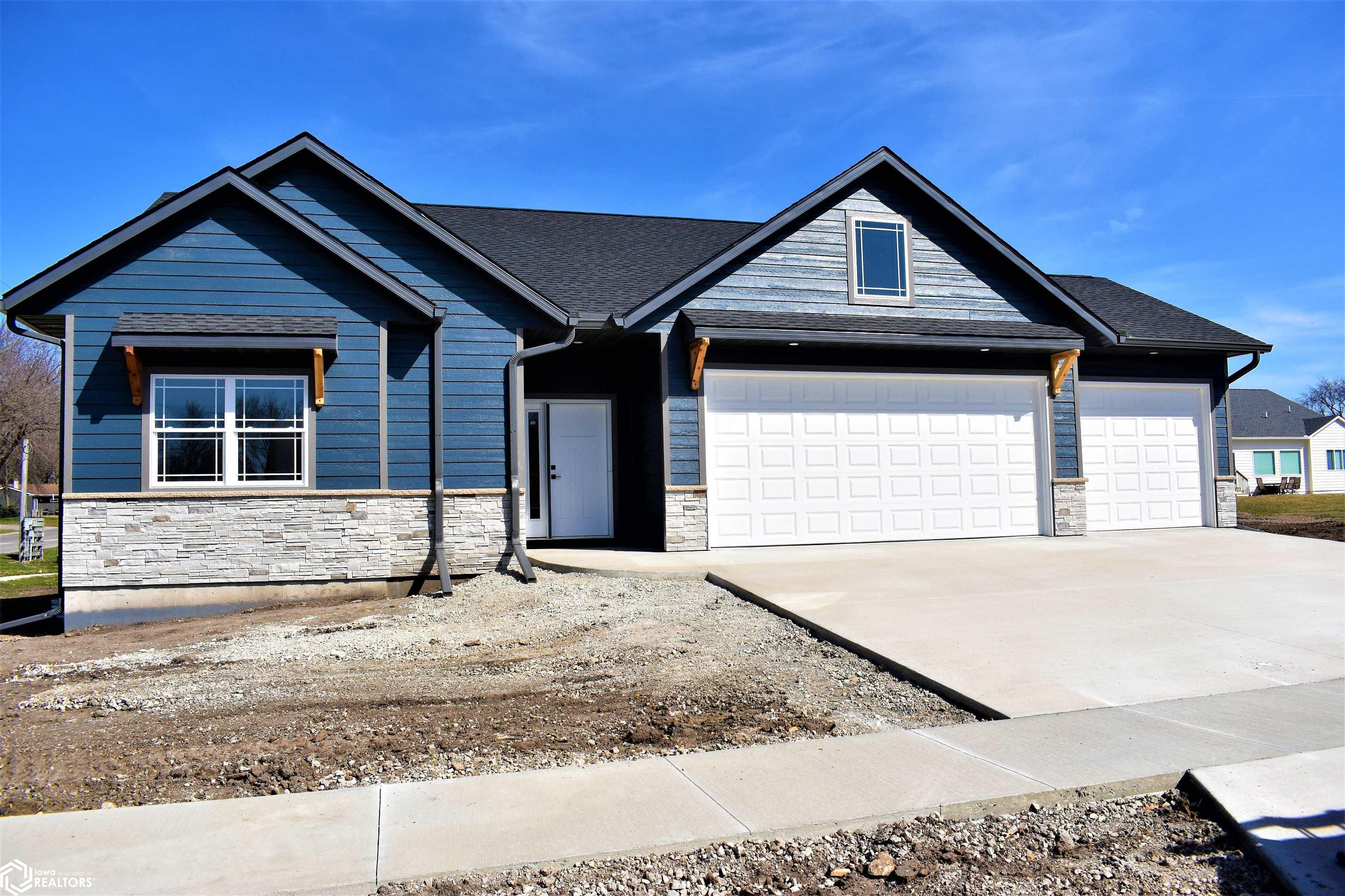 2320 Heritage Lane