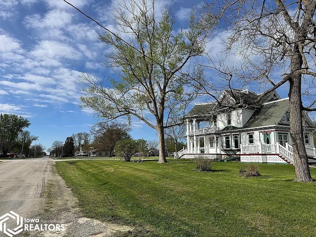 1002 Maple Street