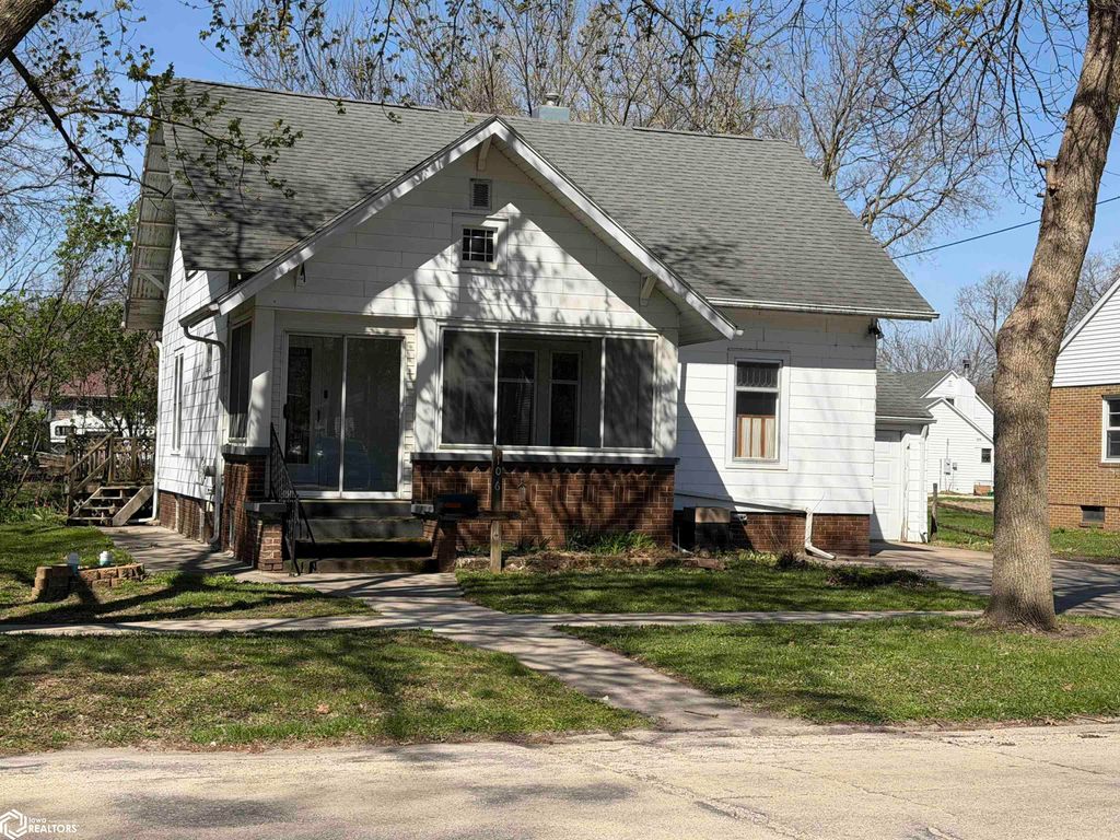 Photo of 106 9Th Street N, Humboldt, IA 50548 (MLS # 6337464)
