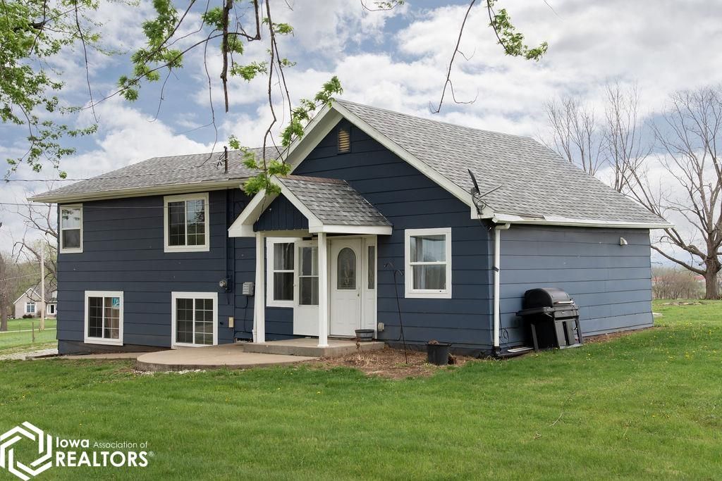 Photo of 746 Lake Road, Ottumwa, IA 52501 (MLS # 6337478)