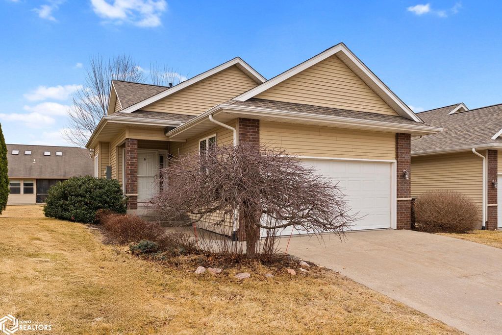 Photo of 58 Brentwood Drive, Iowa City, IA 52245 (MLS # 6336253)