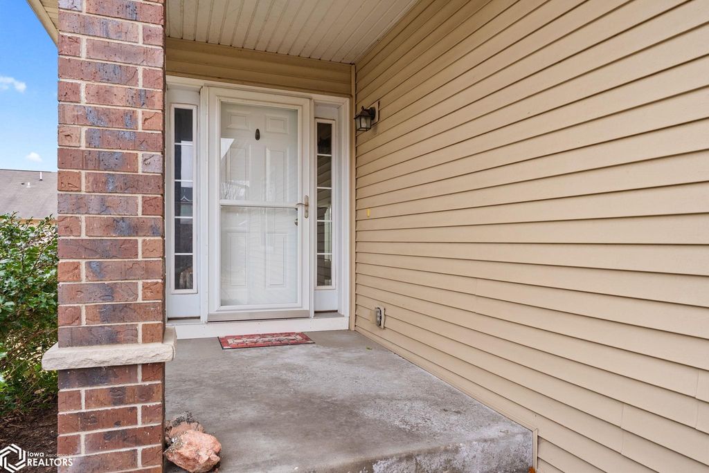 Photo of 58 Brentwood Drive, Iowa City, IA 52245 (MLS # 6336253)