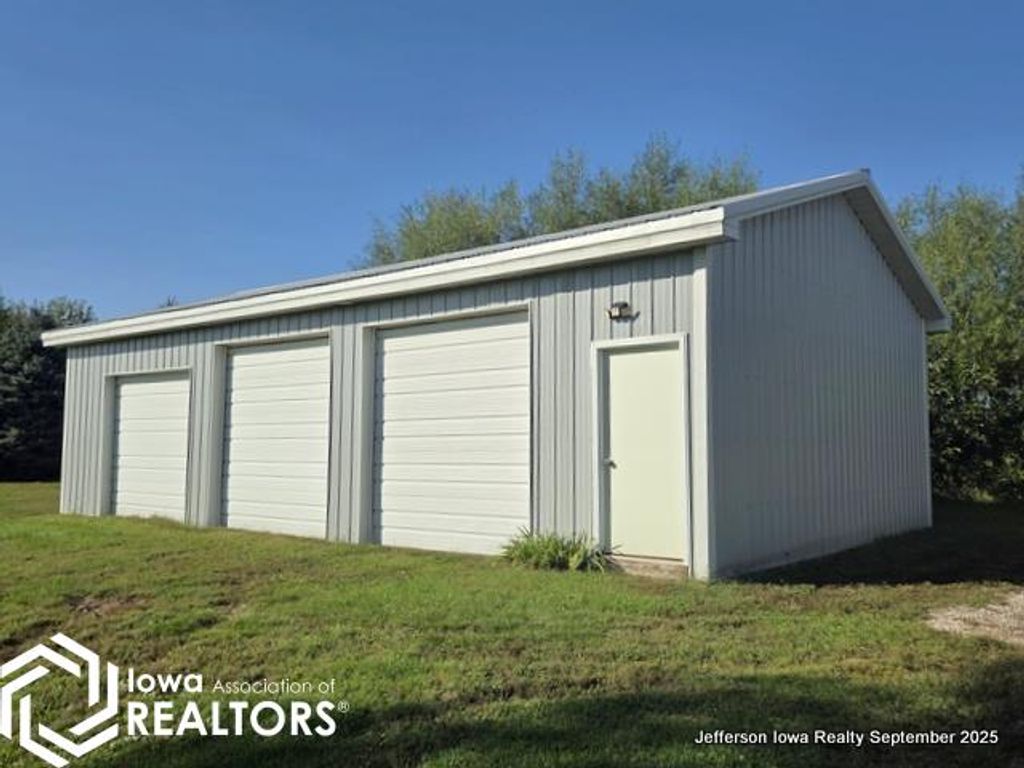 Photo of 1904 J Avenue, Scranton, IA 51462 (MLS # 6337473)