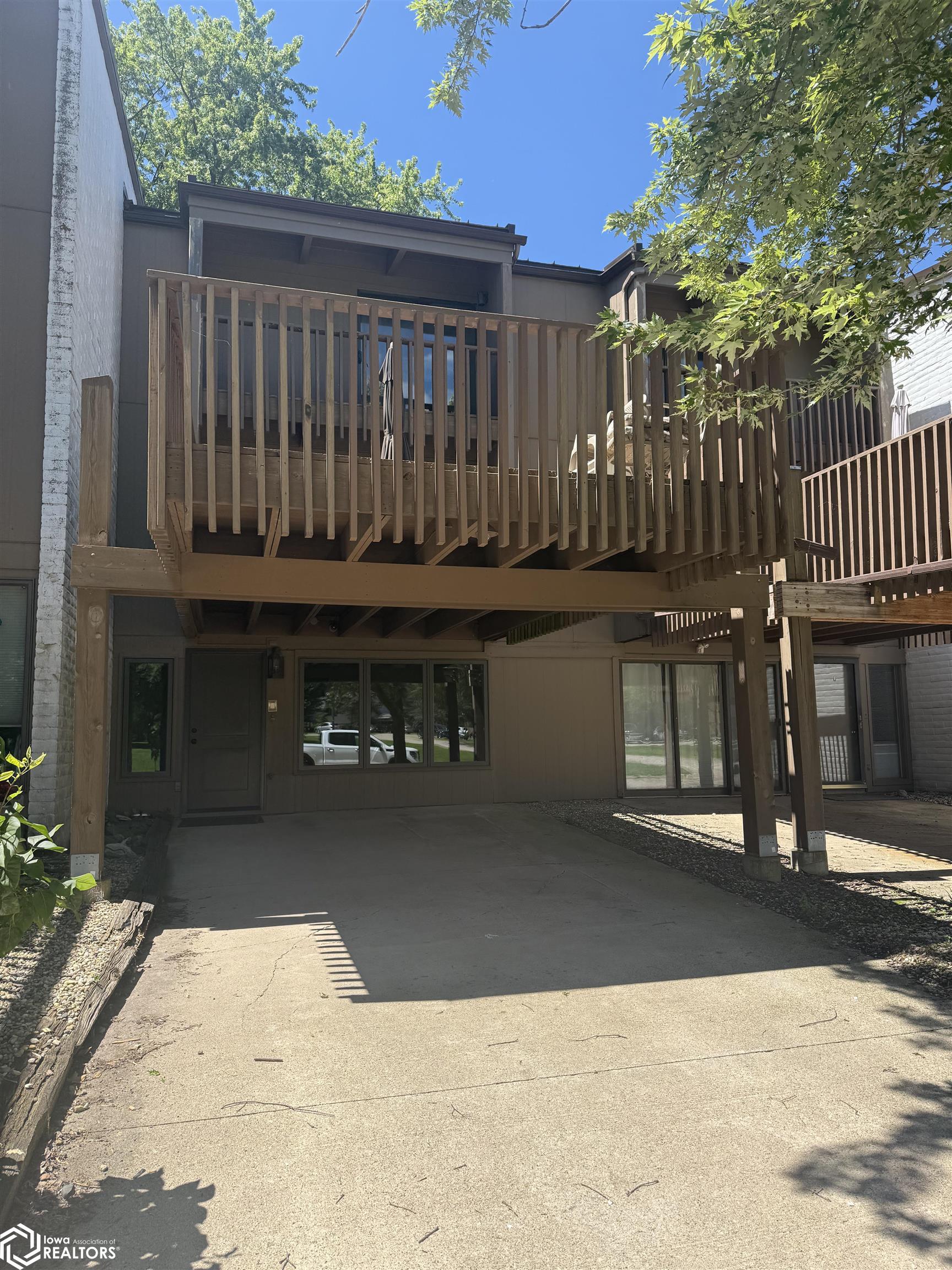 2700 N Shore Drive L34