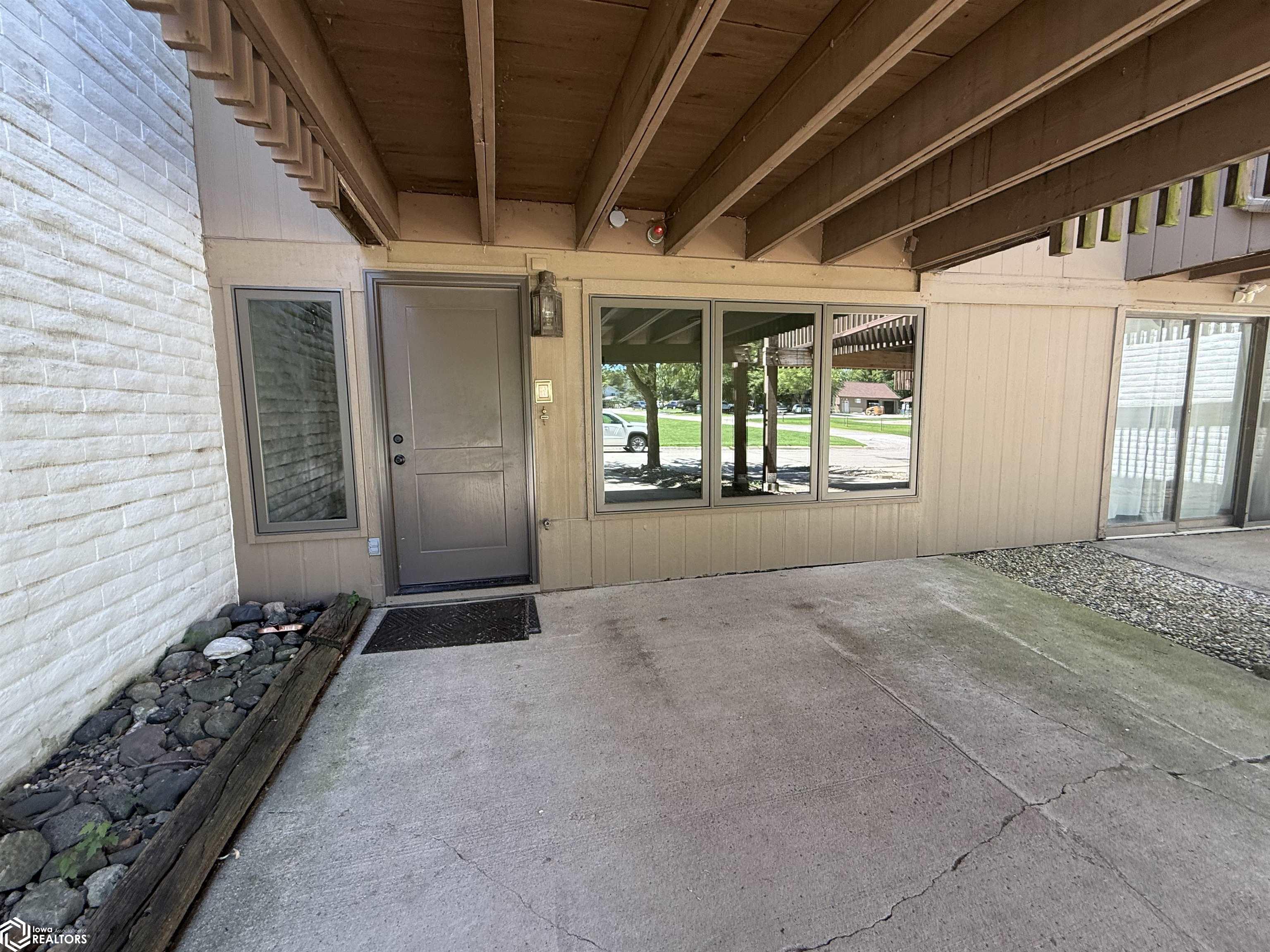 2700 N Shore Drive L34