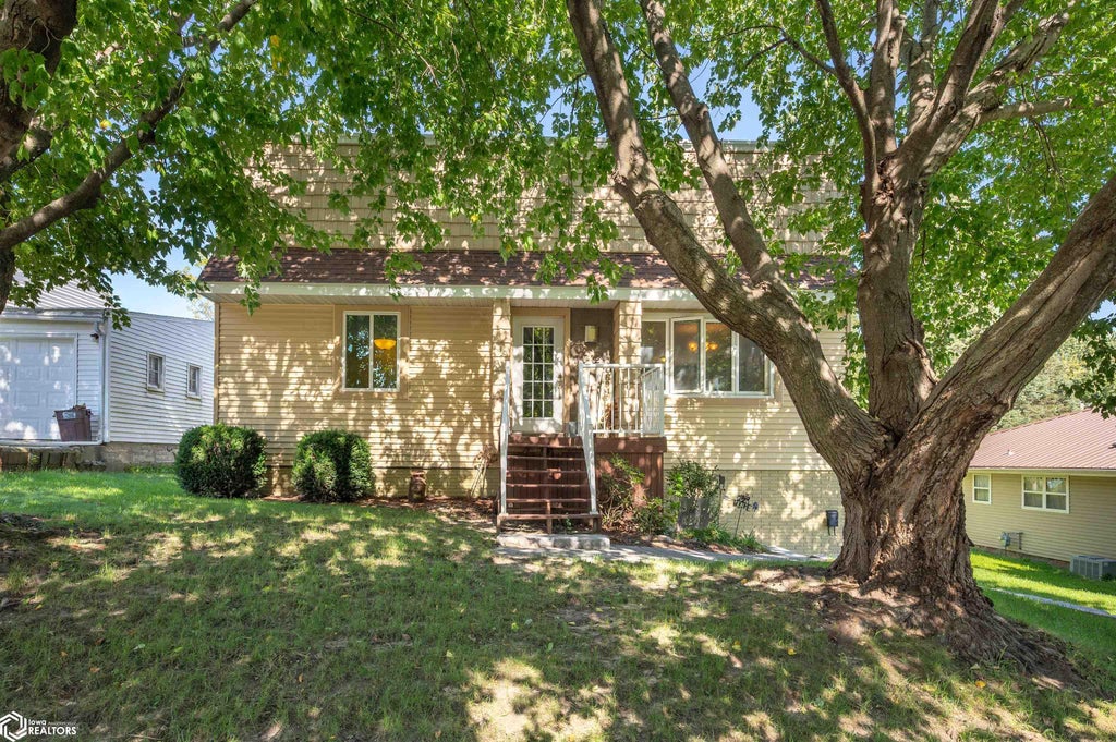 Photo of 712 6th Street, Traer, IA 50675 (MLS # 6343551)