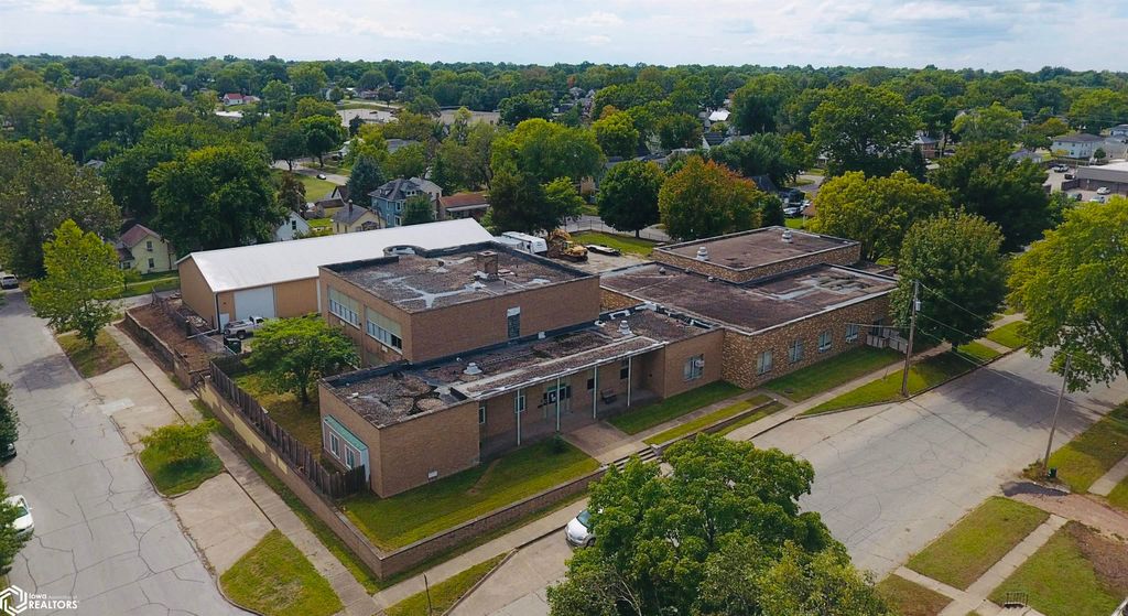 Photo of 705 Maple Street, Burlington, IA 52601 (MLS # 6332494)