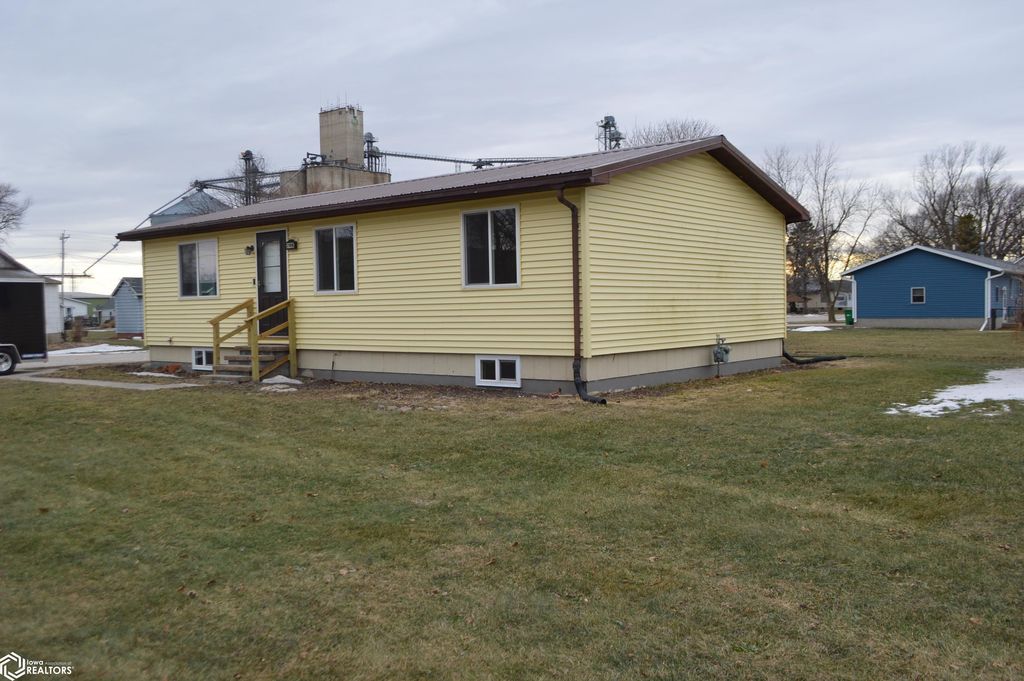 Photo of 206 N Locust Street, Kanawha, IA 50447 (MLS # 6335003)