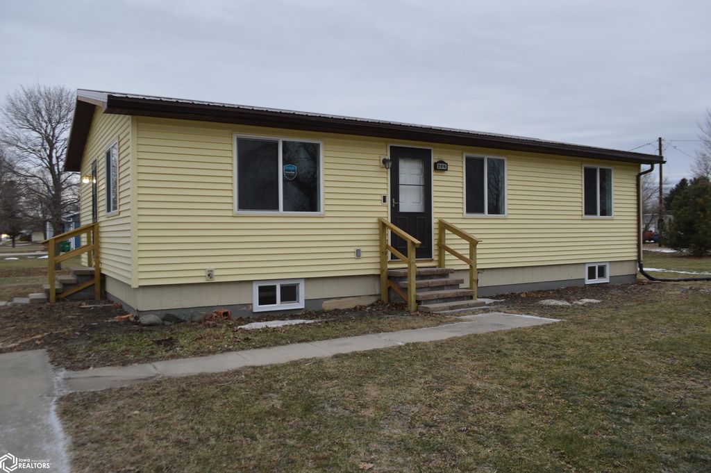 Photo of 206 N Locust Street, Kanawha, IA 50447 (MLS # 6335003)