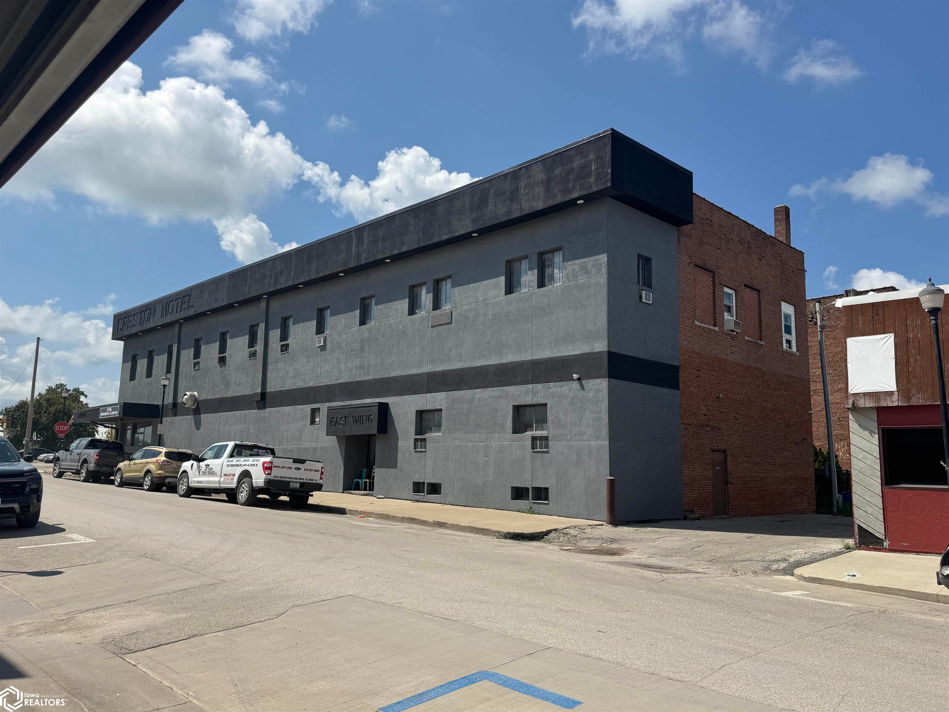 301 W Adams Street