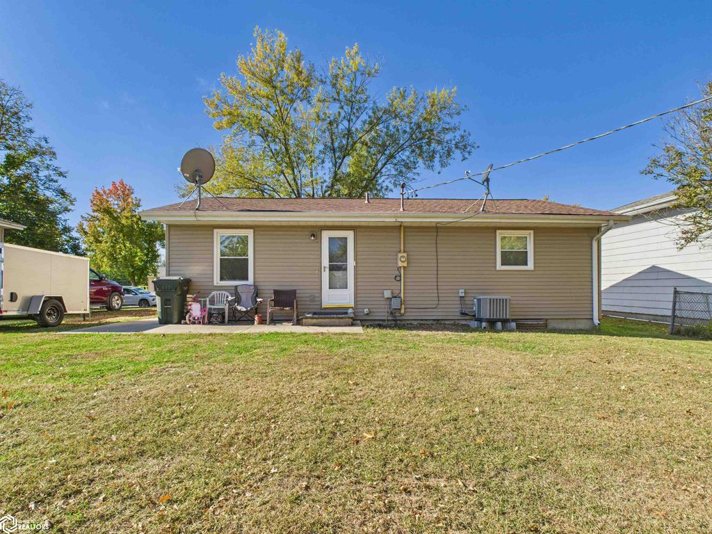 Photo of 12 Pawnee Drive, Keokuk, IA 52632 (MLS # 6333385)