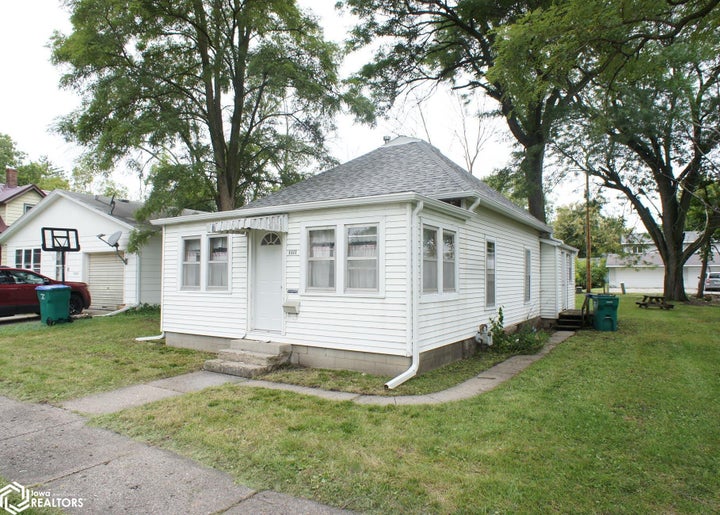 Photo 1 of 23 — 1117 Water Street, Webster City, IA 50595