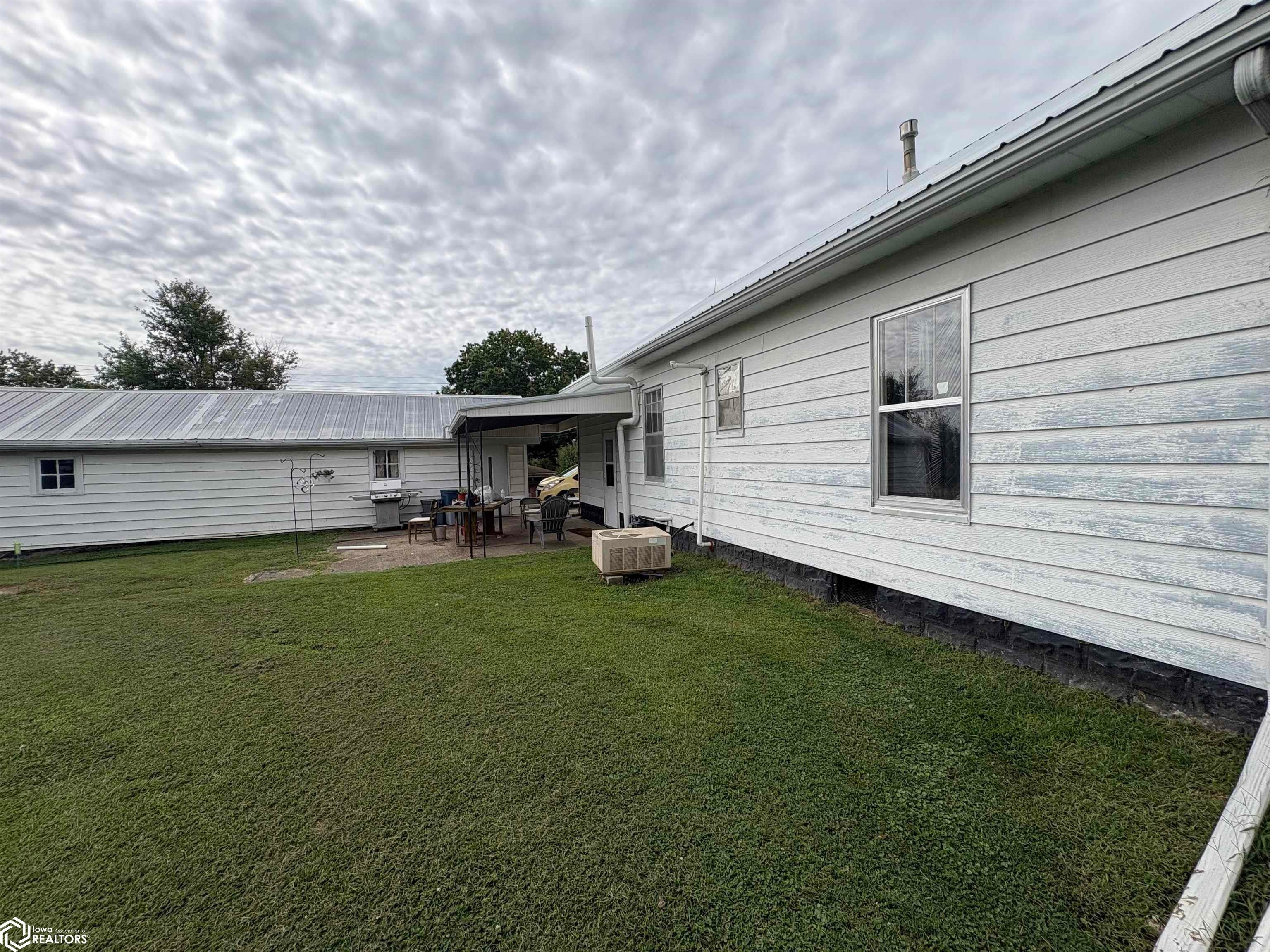 402 E Jackson