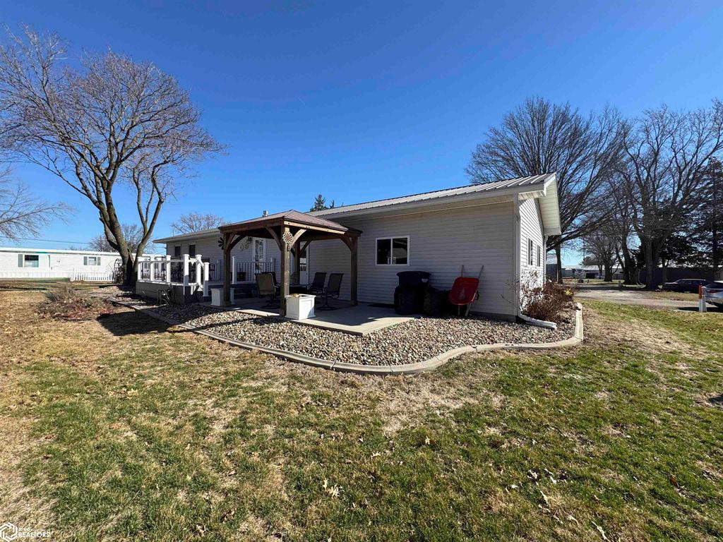 Photo of 400 S Cedar Street, New London, IA 52645 (MLS # 6336196)