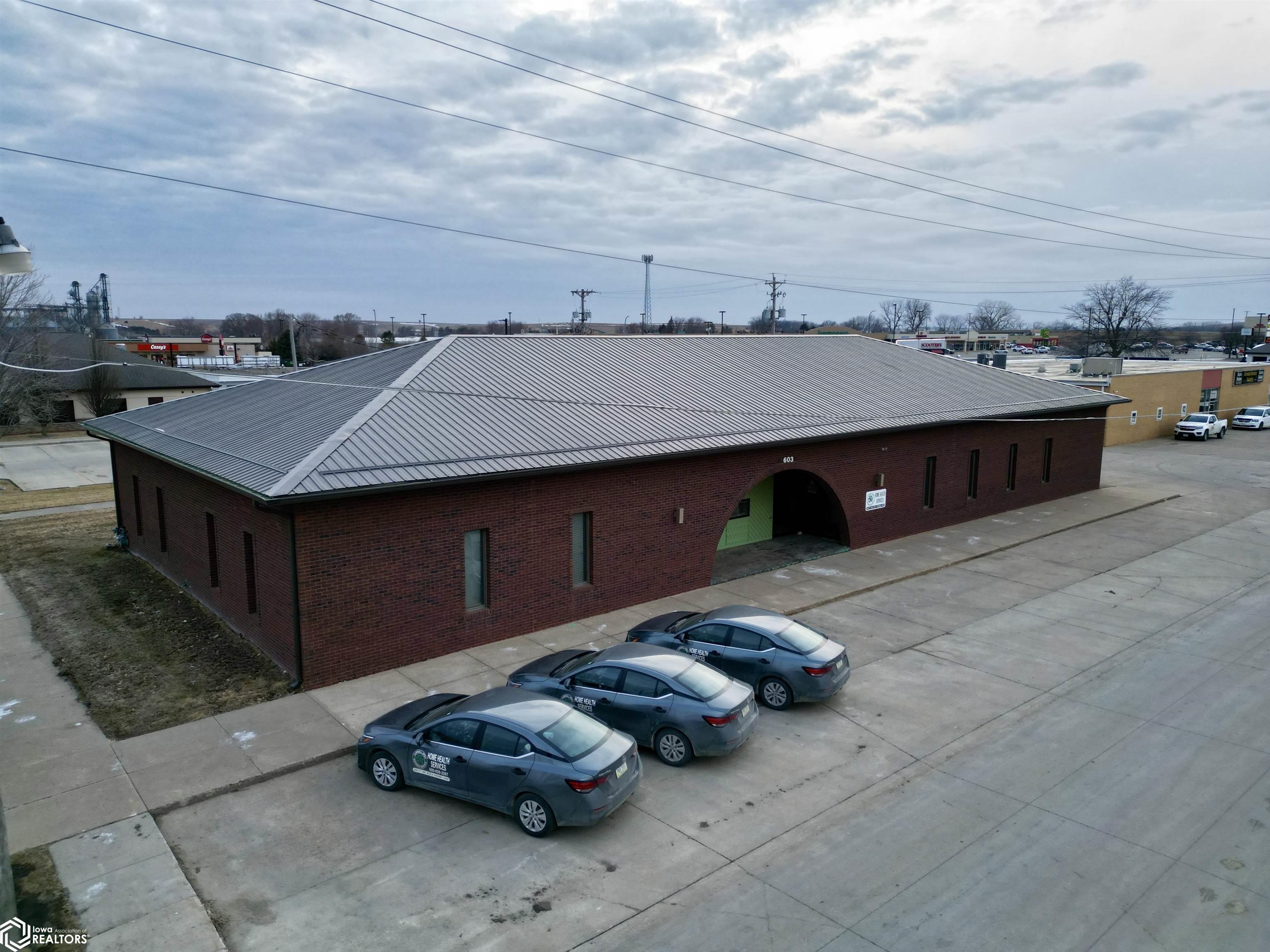 Photo 1 of 13 — 603 W 8th Street, Carroll, IA 51401