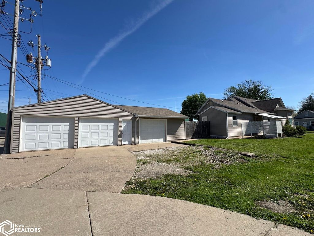 Photo of 115 Swan Street, West Burlington, IA 52655 (MLS # 6337631)