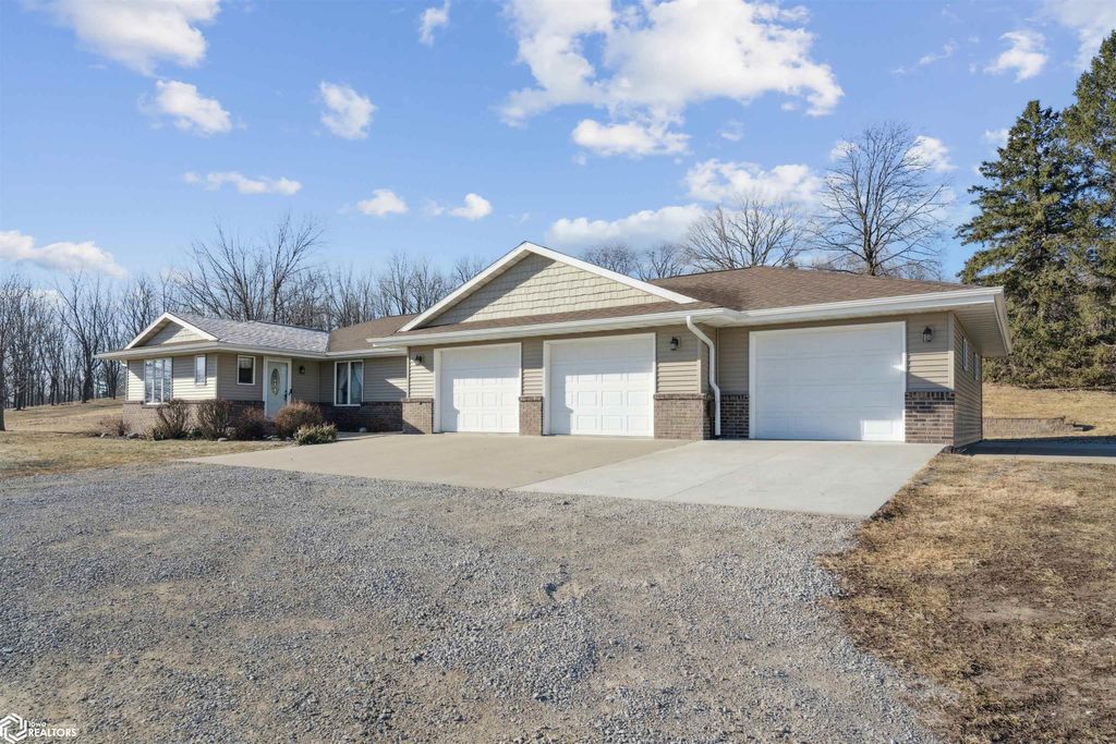 Photo of 700 Highway T38 S, Lynnville, IA 50153 (MLS # 6335553)