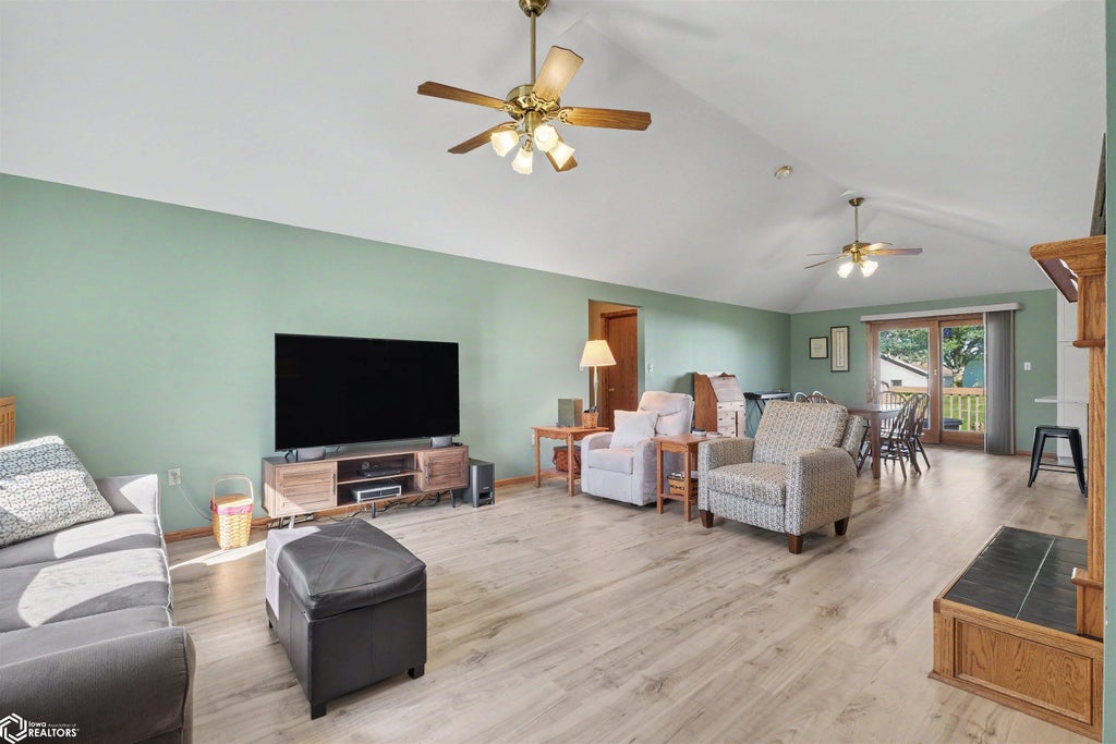 Photo of 904 Kester Road, Marshalltown, IA 50158 (MLS # 6343467)