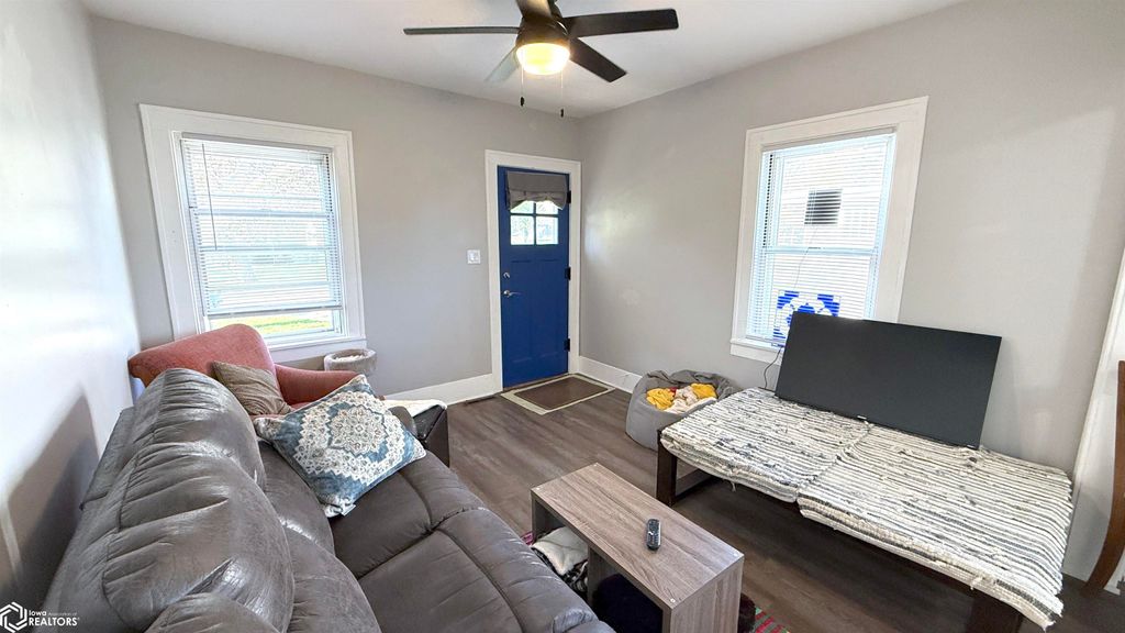 Photo of 224 13th Street SE, Mason City, IA 50401 (MLS # 6337630)