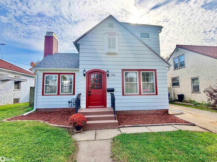 Photo 1 of 26 — 410 Jerome Street, Marshalltown, IA 50158