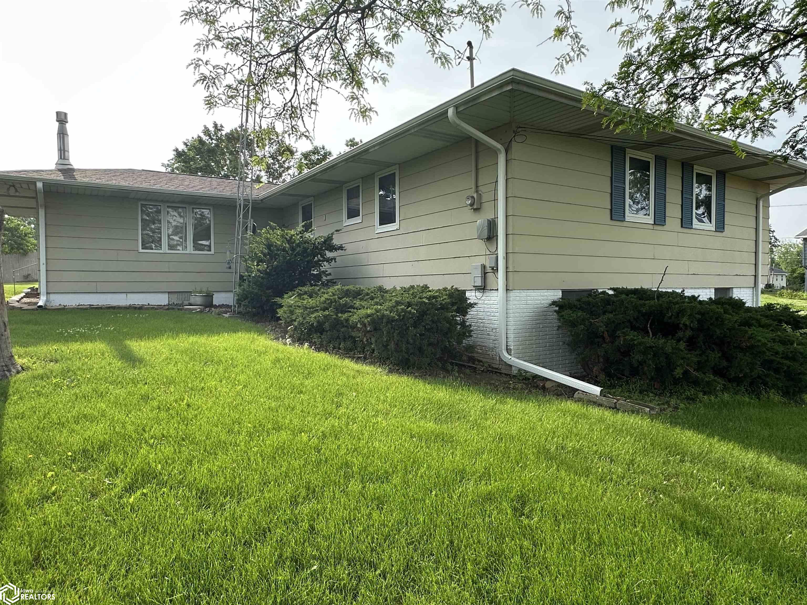 1019 Ilion Avenue
