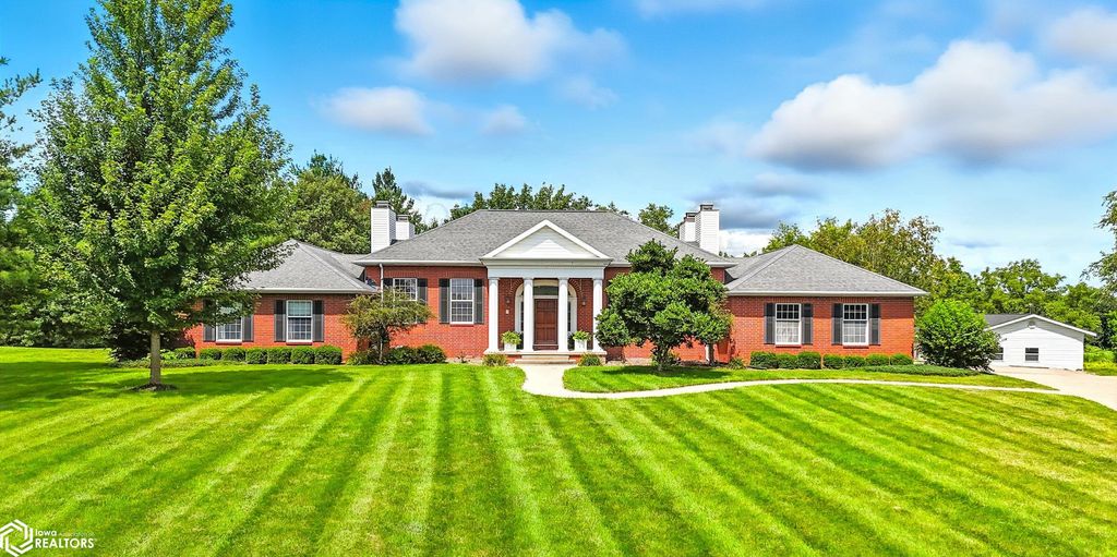 Photo of 2336 Sunrise Circle, Mount Pleasant, IA 52641 (MLS # 6330425)