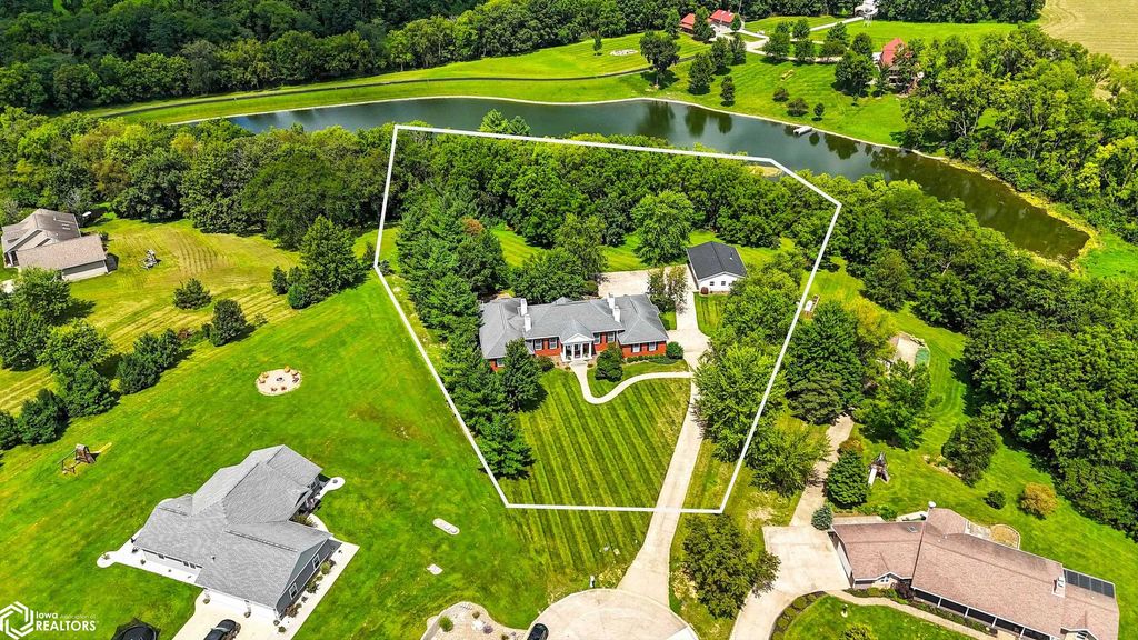 Photo of 2336 Sunrise Circle, Mount Pleasant, IA 52641 (MLS # 6330425)