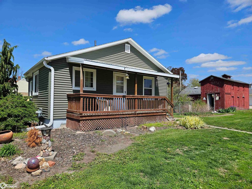 Photo of 540 Leffler Street, West Burlington, IA 52655 (MLS # 6337561)
