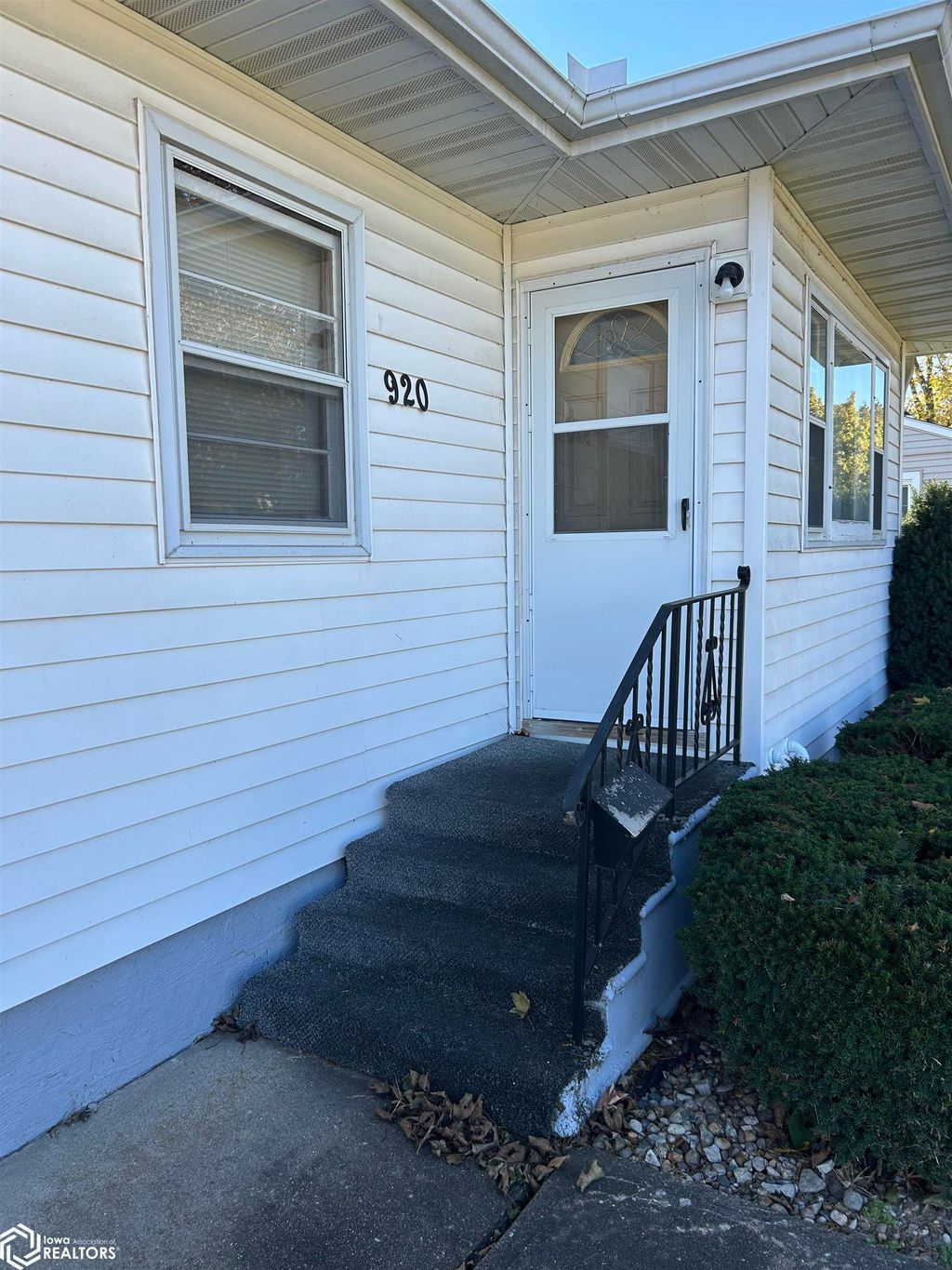 Photo of 920 W Finley Avenue, Ottumwa, IA 52501 (MLS # 6333459)