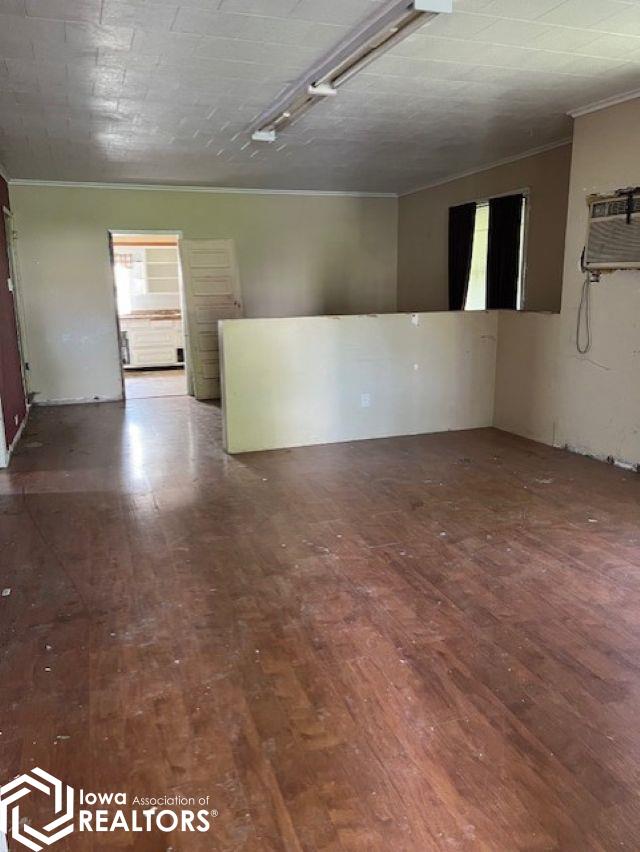649 N Main