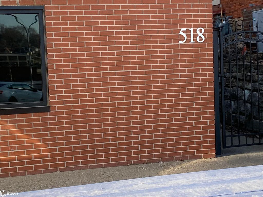 Photo of 518 Washington Street, Burlington, IA 52601 (MLS # 6337736)