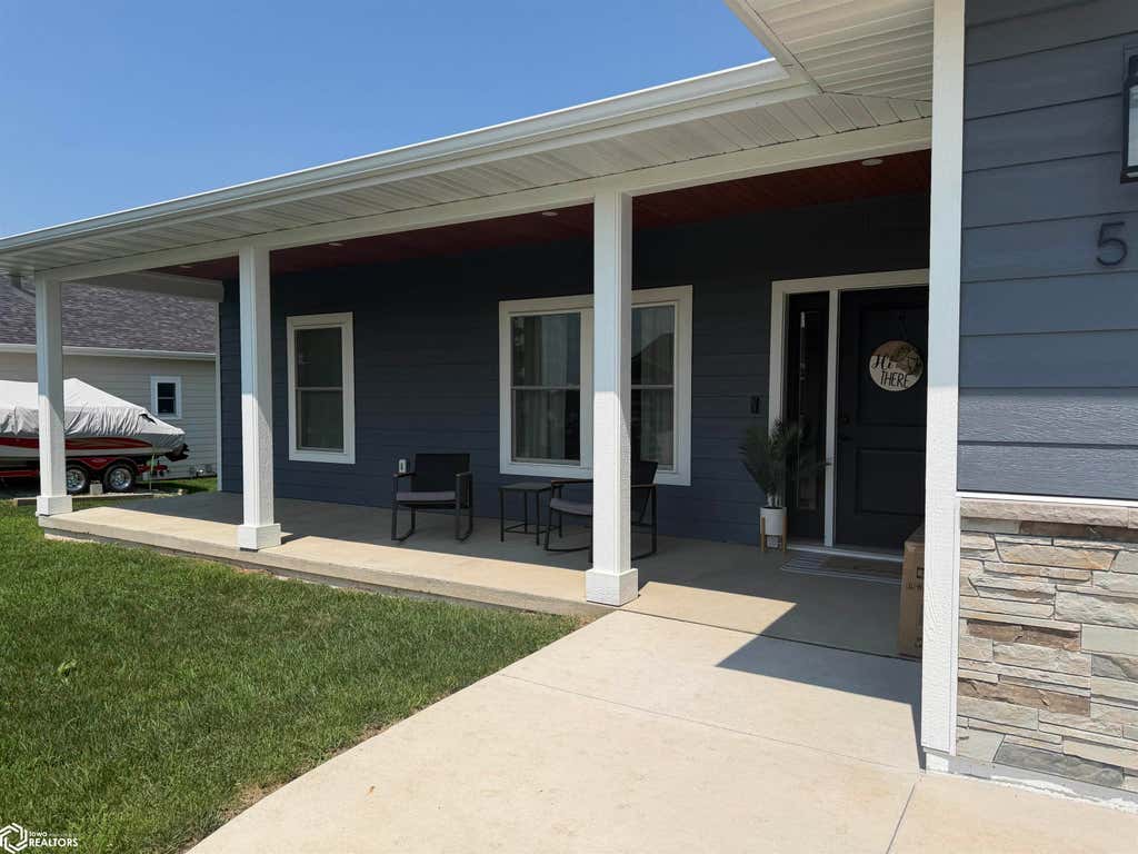 Photo of 513 18th Ave AVE E, Oskaloosa, IA 52577 (MLS # 6341485)