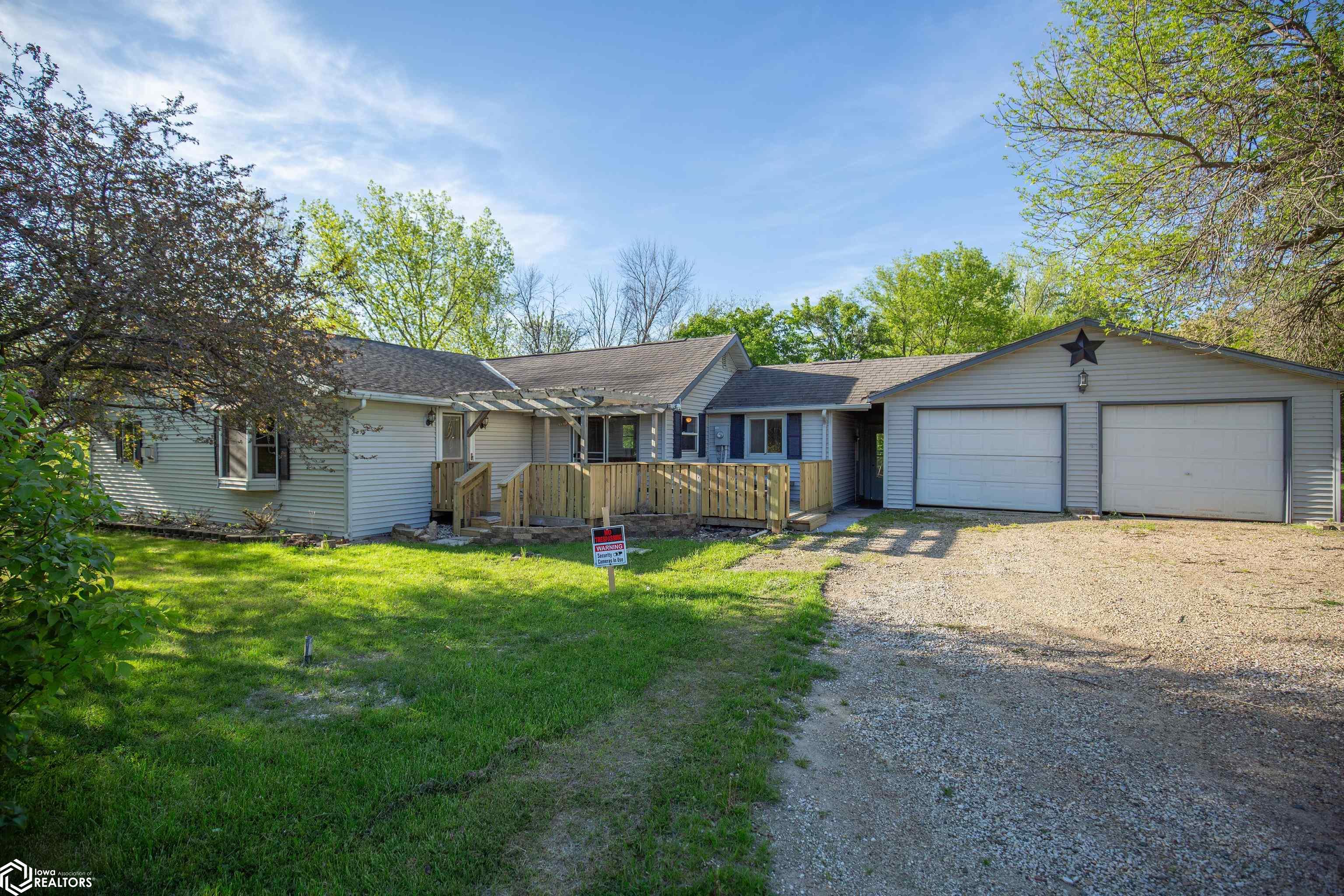 Photo 1 of 31 — 1132 Hungry Hollow Road, Algona, IA 50511