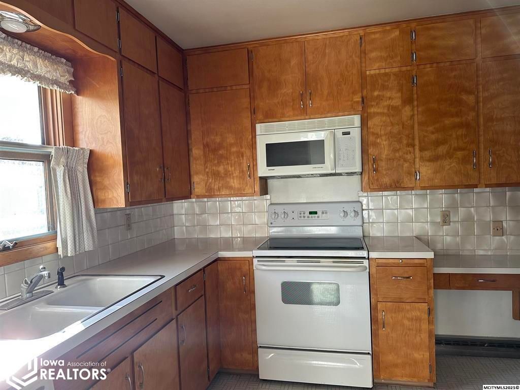 Photo of 810 6th Avenue N, Northwood, IA 50459 (MLS # 6333435)