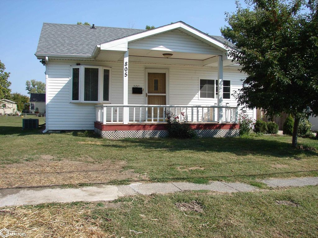 Photo of 805 E Madison St, Mount Pleasant, IA 52641 (MLS # 6331859)