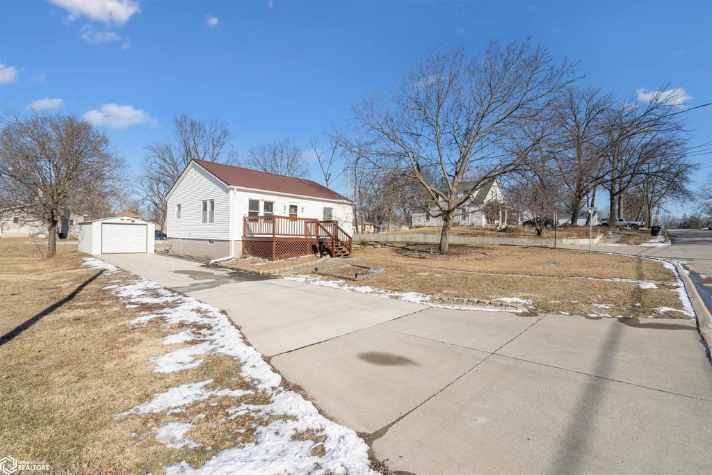 Photo of 407 E Warren St. St, Mount Pleasant, IA 52641 (MLS # 6335389)