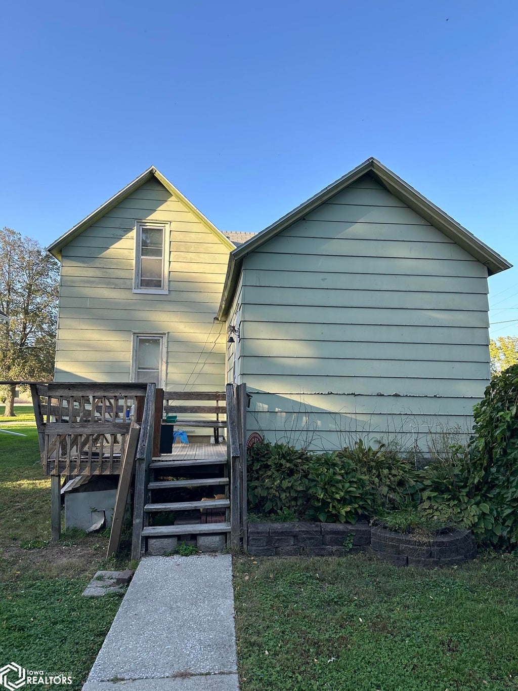 Photo of 422 SE 2Nd Street, Eagle Grove, IA 50533 (MLS # 6343451)