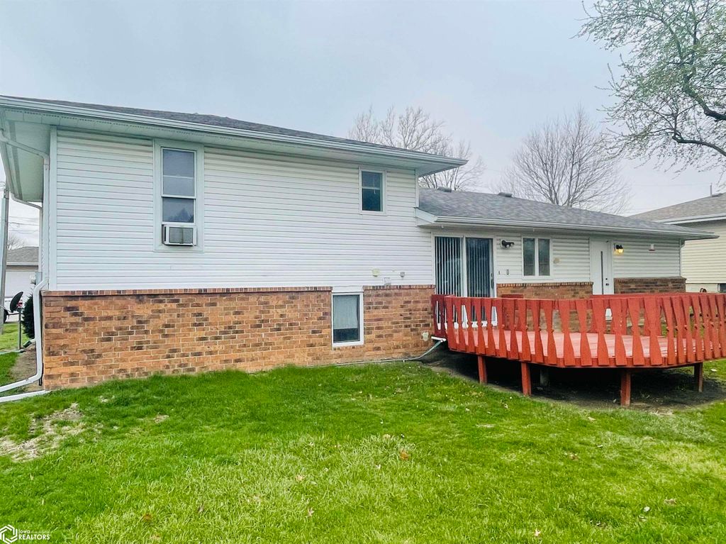 Photo of 208 S Lincoln Street, New Sharon, IA 50207 (MLS # 6337109)