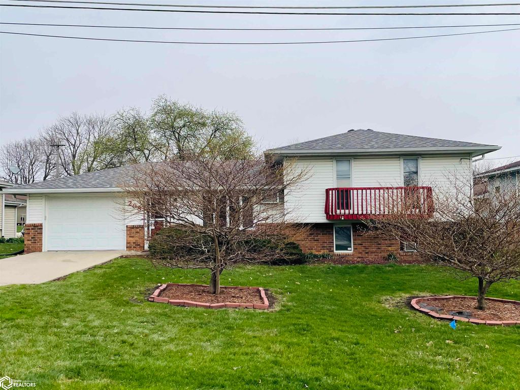 Photo of 208 S Lincoln Street, New Sharon, IA 50207 (MLS # 6337109)