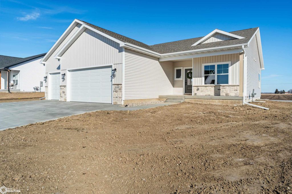 Photo of 1107 Nevada Street, Nevada, IA 50201 (MLS # 6335578)