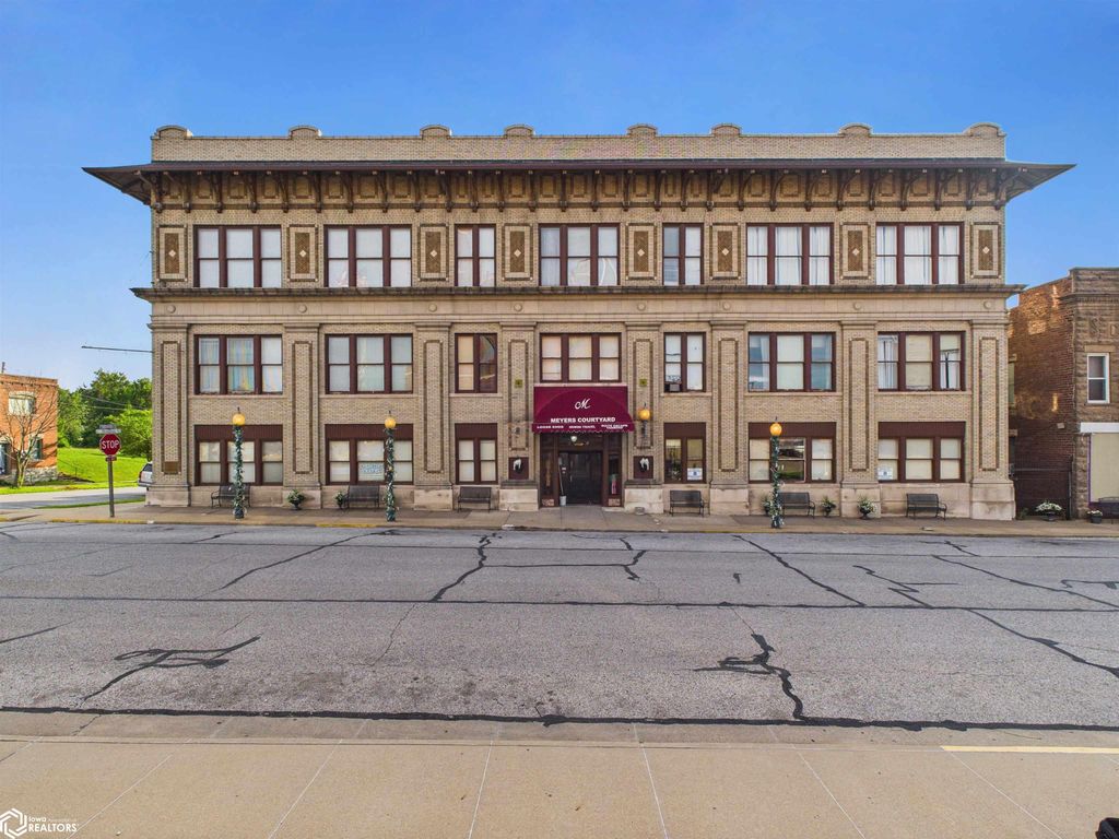 Photo of 629 Blondeau Street #1, Keokuk, IA 52632 (MLS # 6336222)